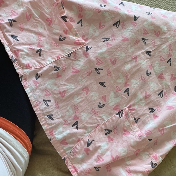 Scrub top. - Picture 3 of 3